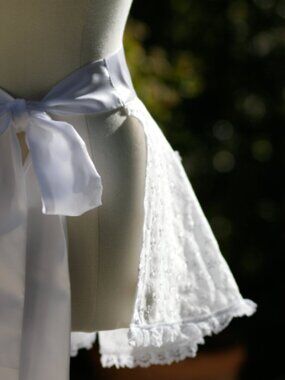 Classic White Lace Hostess Apron Bridal Gift Made in LA New
